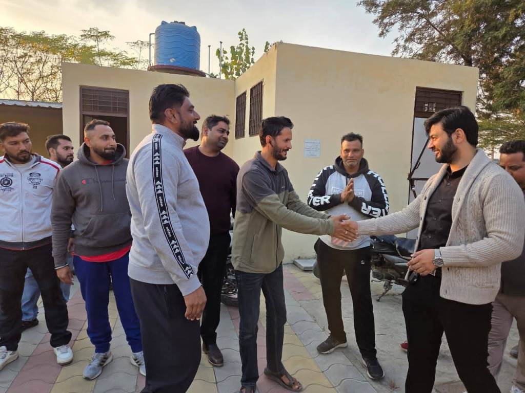 ਵਿਧਾਇਕ ਡਾ ਇਸ਼ਾਂਕ ਨੇ ਆਪਣੇ ਹਲਕੇ ਵਿੱਚ ਚੋਣ ਬੈਠਕਾਂ ਦੇ ਚਲਾਏ ਦੌਰ